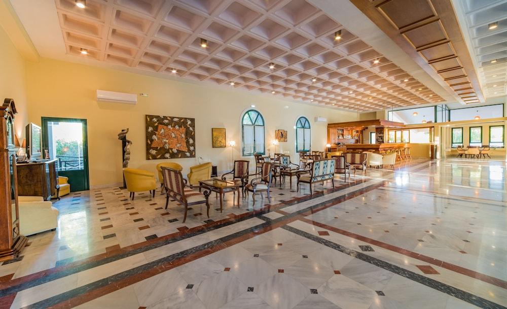 Ilaria Hotel Kalamákion Екстериор снимка