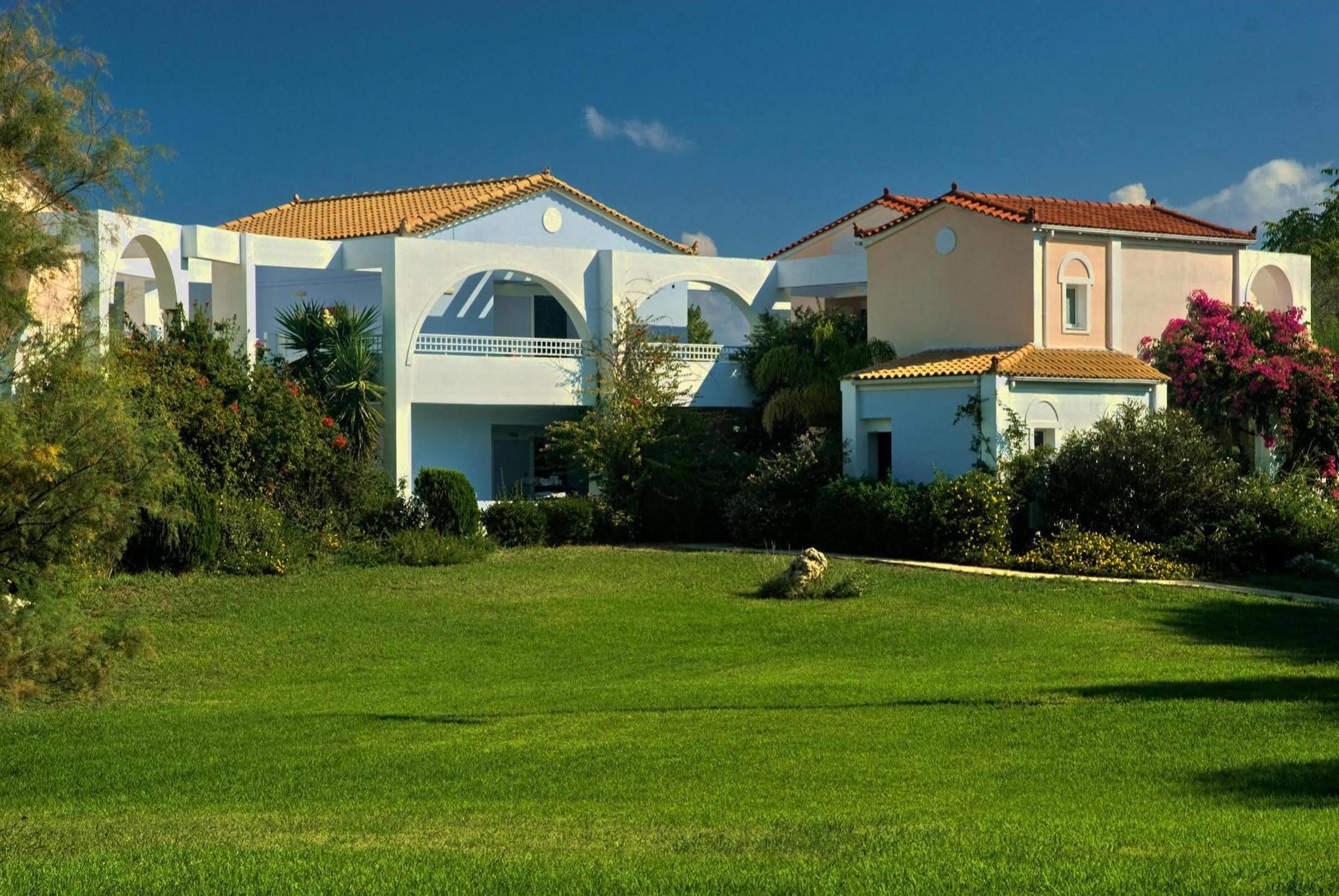 Ilaria Hotel Kalamákion Екстериор снимка