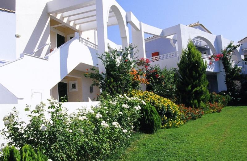 Ilaria Hotel Kalamákion Екстериор снимка